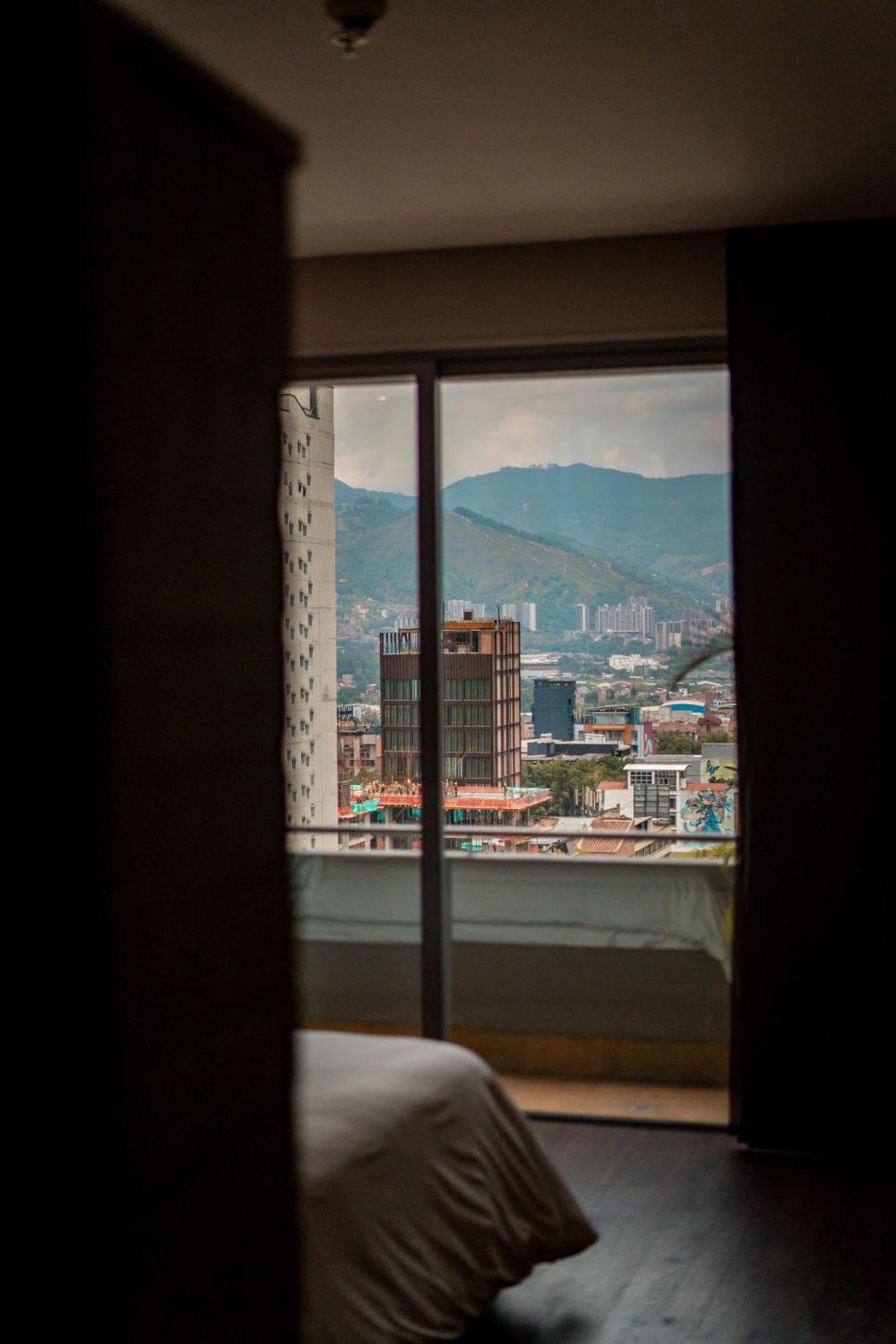 Diez Hotel Categoría Colombia Medellín Quarto foto View of the city from a hotel