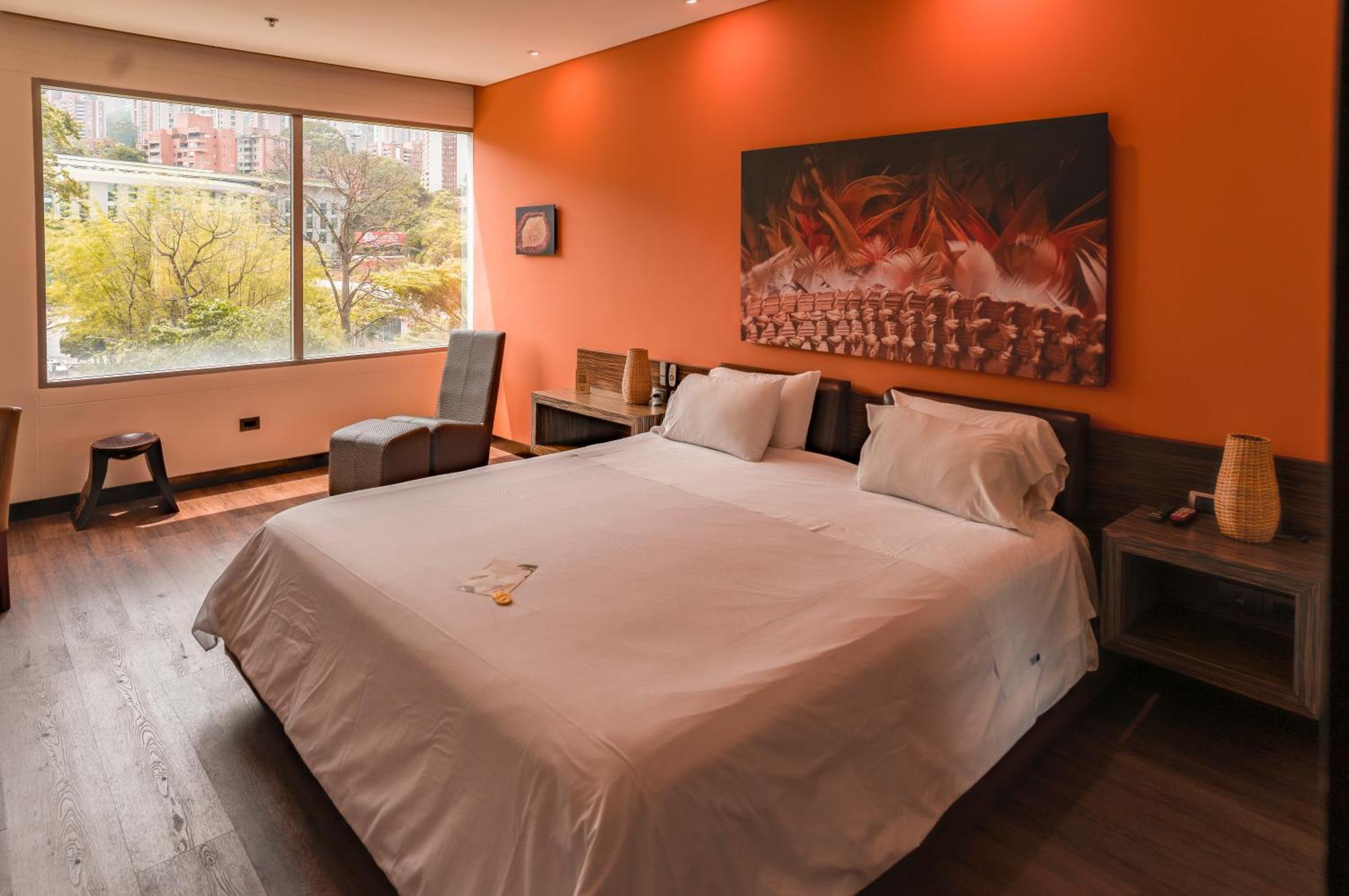 Diez Hotel Categoría Colombia Medellín Exterior foto A bedroom at the hotel